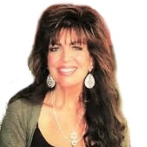 Julianna Marie headshot